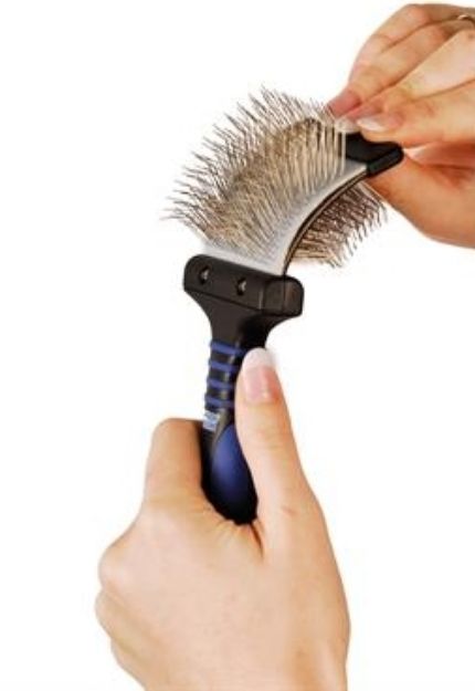 Picture of Show Tech Twin-Flex Slicker Small Slicker Brush - 25STE016